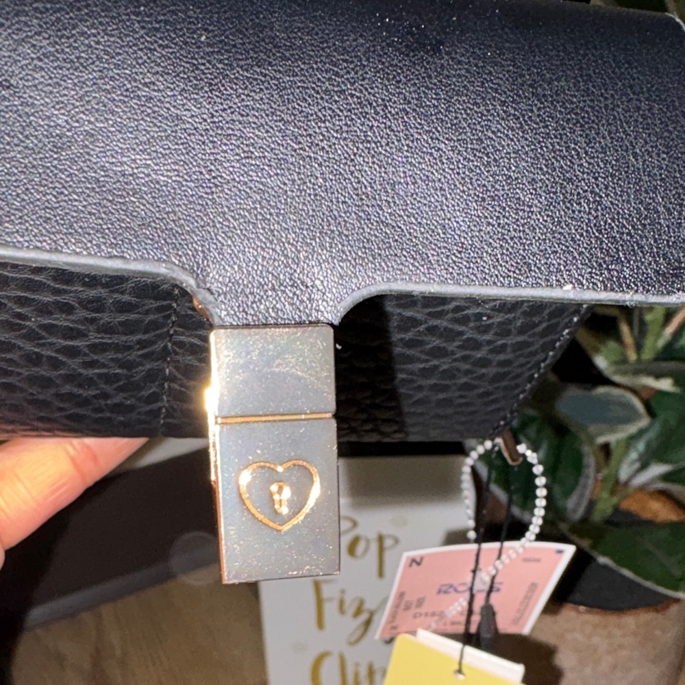 Black Leather Small Fold Wallet - Picture 13 of 14